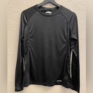 Lg Marmot top - great for running, hiking, skiing!